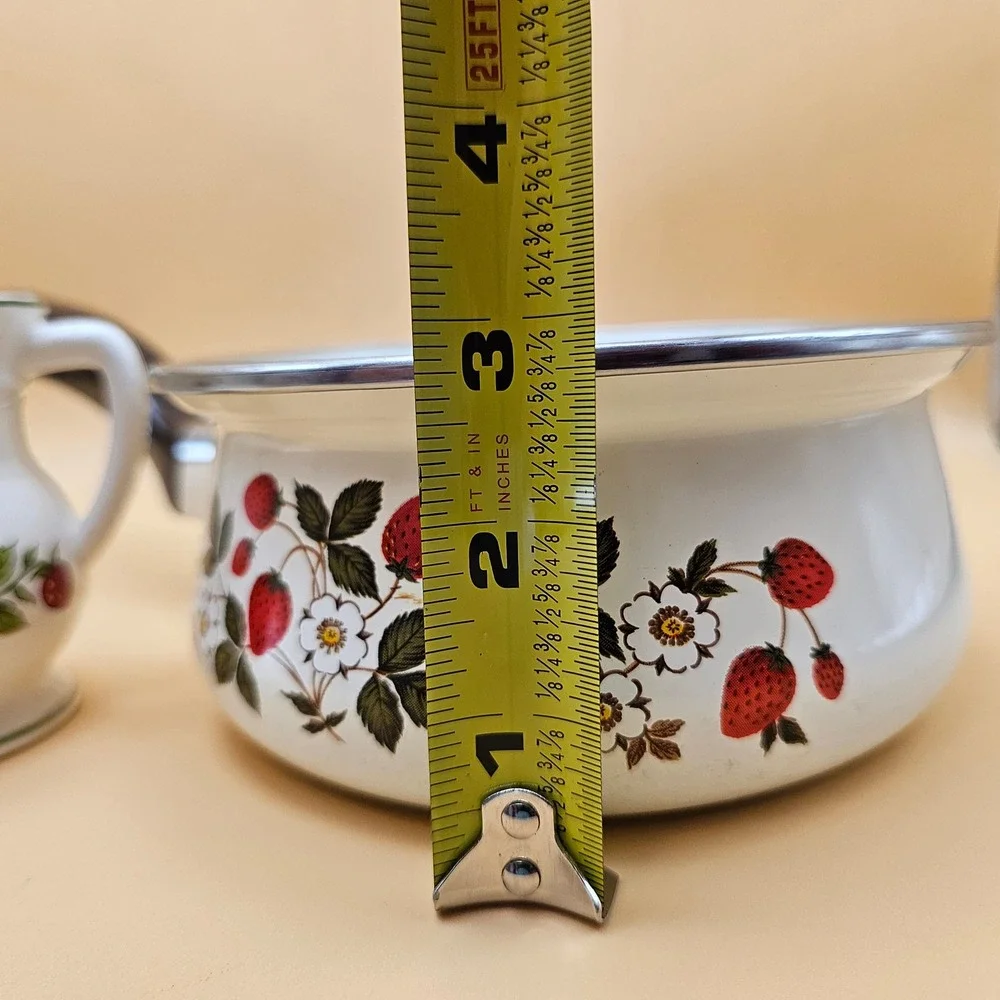 Sheffield Strawberries n Cream Enamel Saucepan‎ Pot with Creamer Pitcher Set